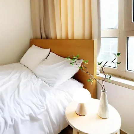 Modern 2 Bedroom 2 Bed 1-Bathroom Apartment For Rent In Gangnam Seou